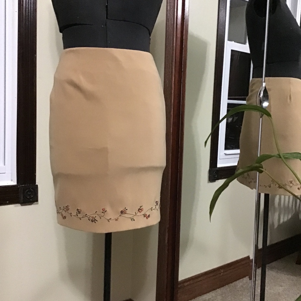 Casual Corner Annex Tan Bodycon skirt